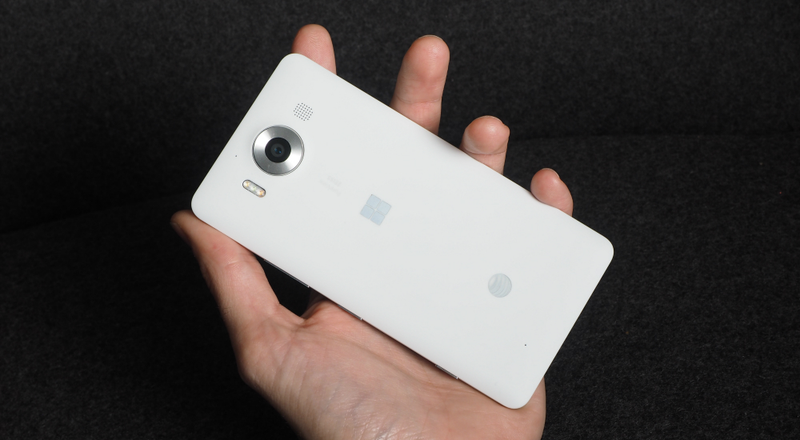 Illustration for article titled Lumia 950 Review: Microsoft's Best Ideas Still Don't Fit In Your Hand